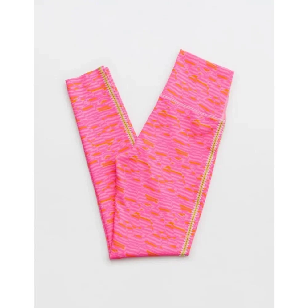 NWOT OFFLINE By Aerie Goals Crochet Inset Legging Size‎ Medium